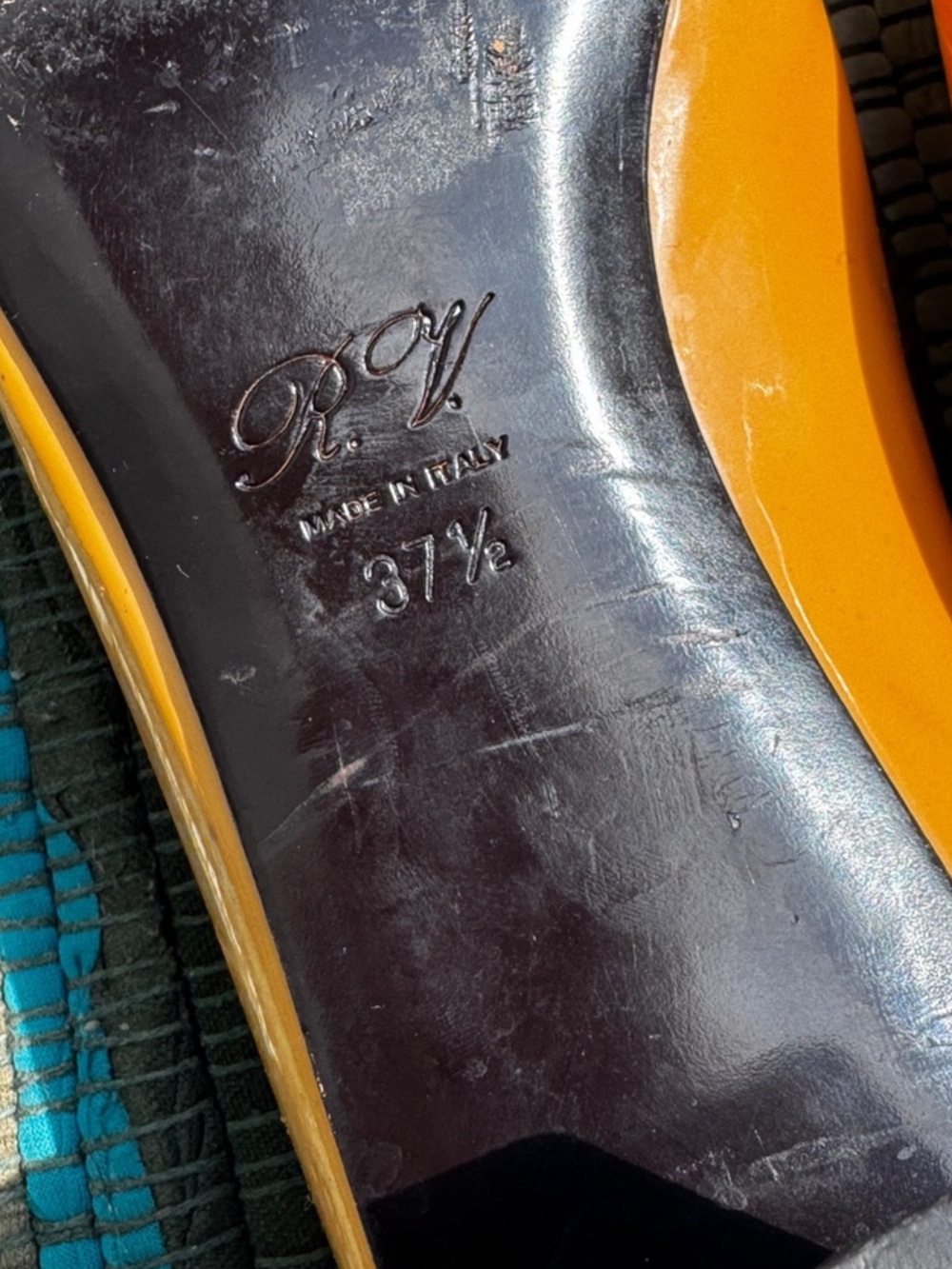 Vintage Roger Vivier Paris Yellow Patent Leather Buckle Pumps Sz 37 1/5 - Picture 8 of 12